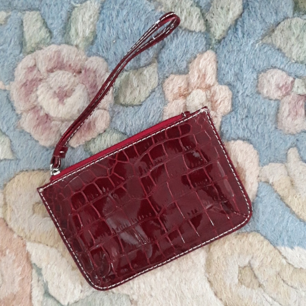 *Host Pick*Gorgeous burgundy wristlet - Picture 2 of 8